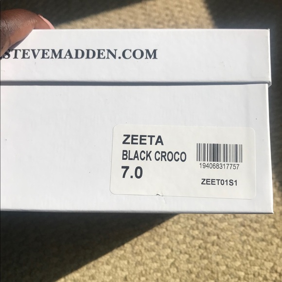 Zeeta Steve Madden Gladiator Sandal - Picture 2 of 6